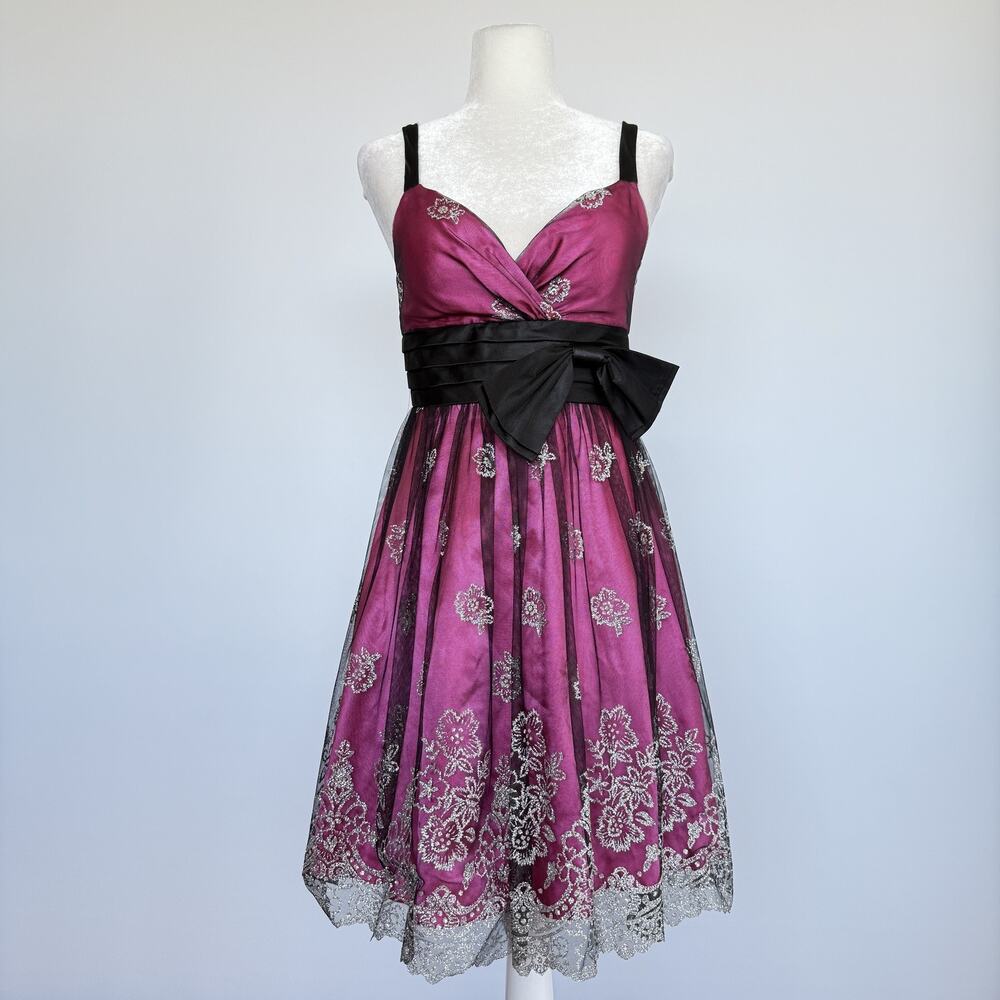 Morgan & Co. Dress Juniors 8 Pink Floral Sweetheart Bow Fit Flare Knee Length
